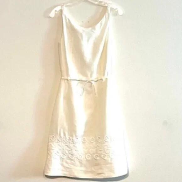 knee length dresses for ladies Getto Dress in White main image 1